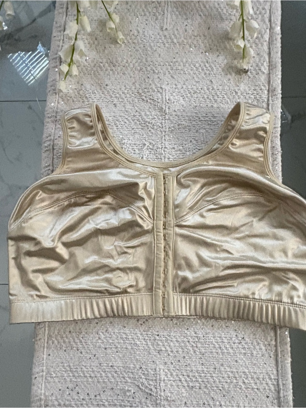 ENELL Sports Bra Size 7 Champagne High Support Front Closure Workout Bra